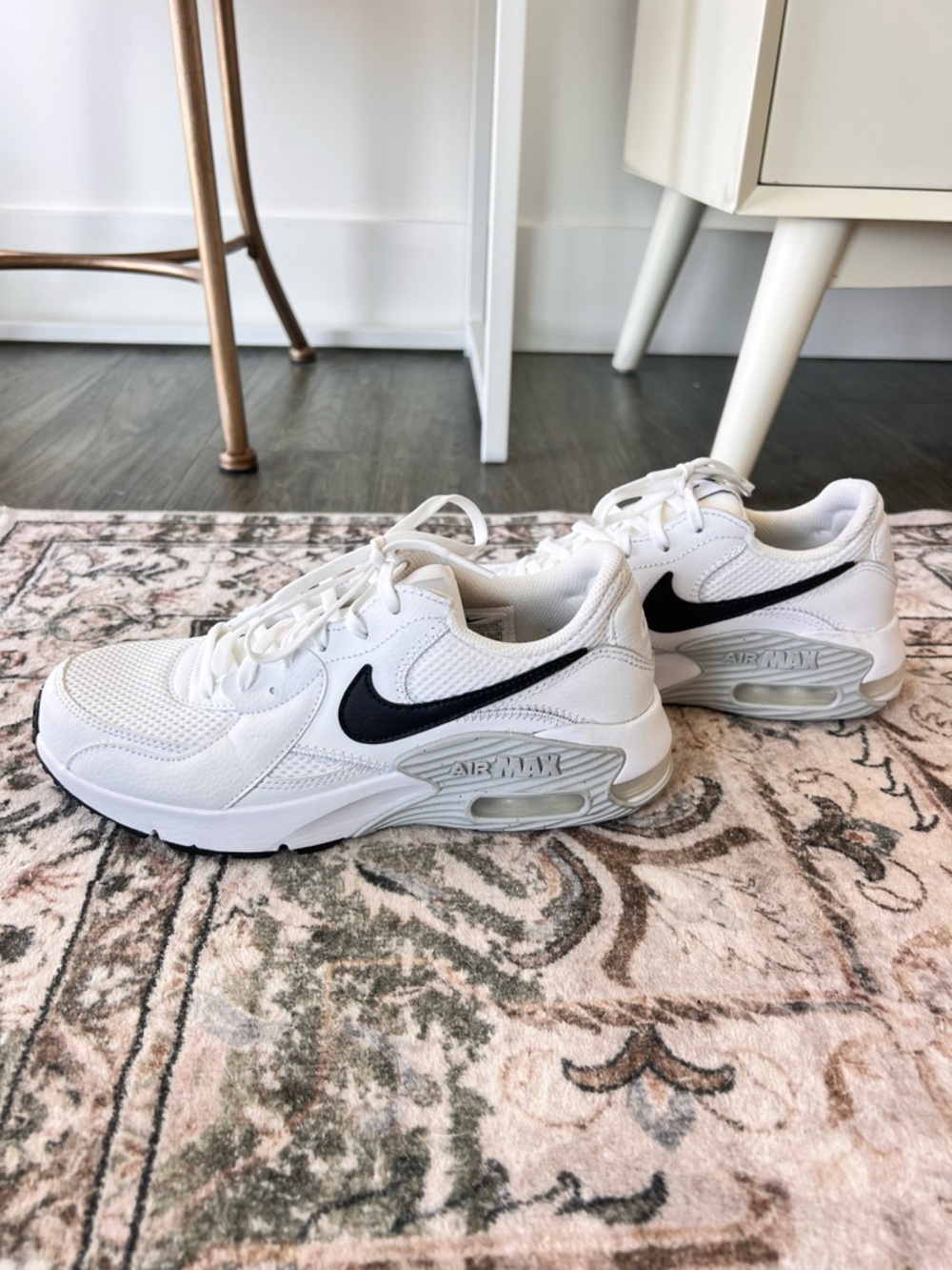 Women's Nike Air Max Excee Sneakers- Like New- Size Women's 7 - Picture 4 of 8